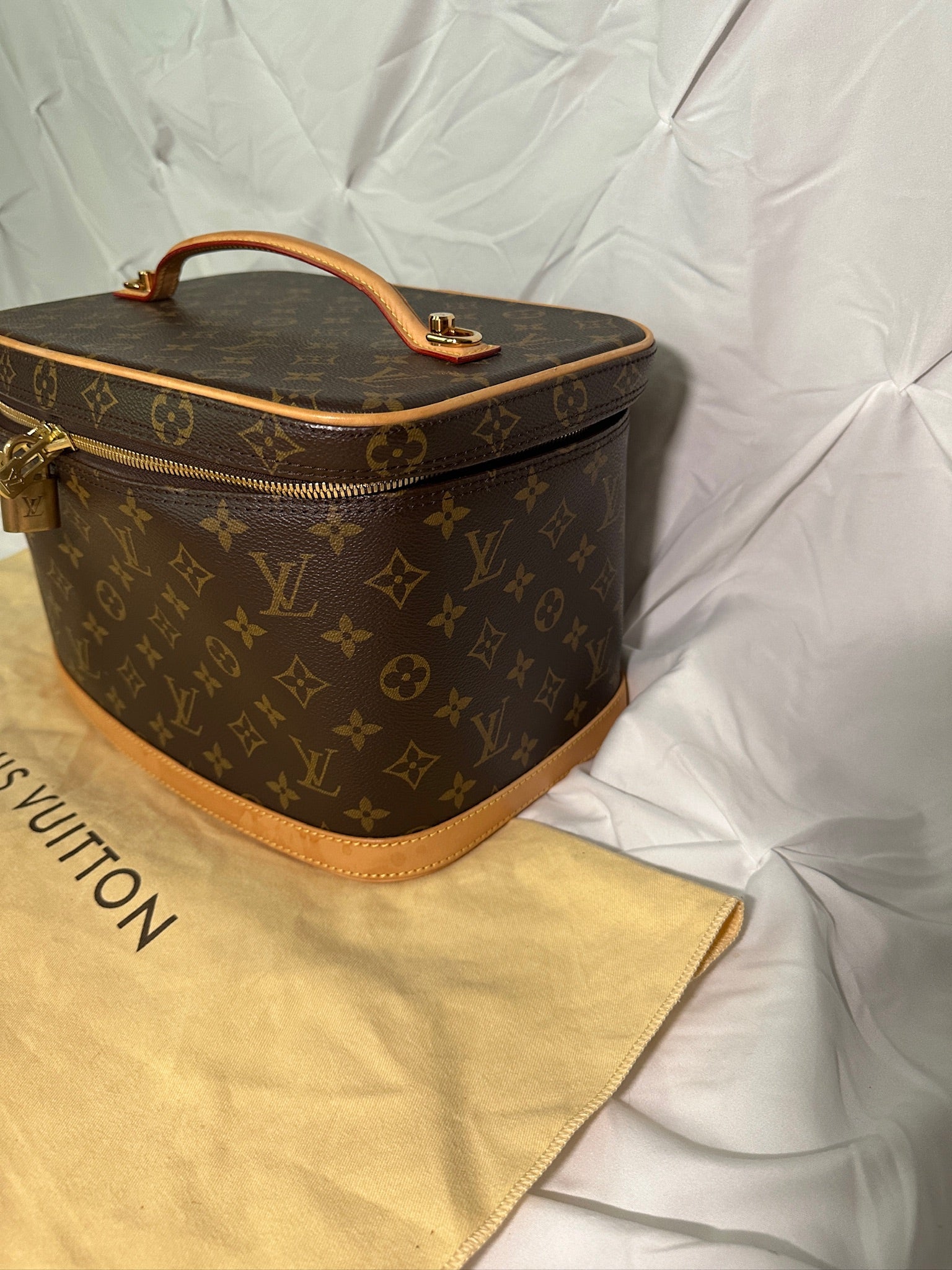 Vintage LOUIS VUITTON MONOGRAM LARGE VANITY CASE