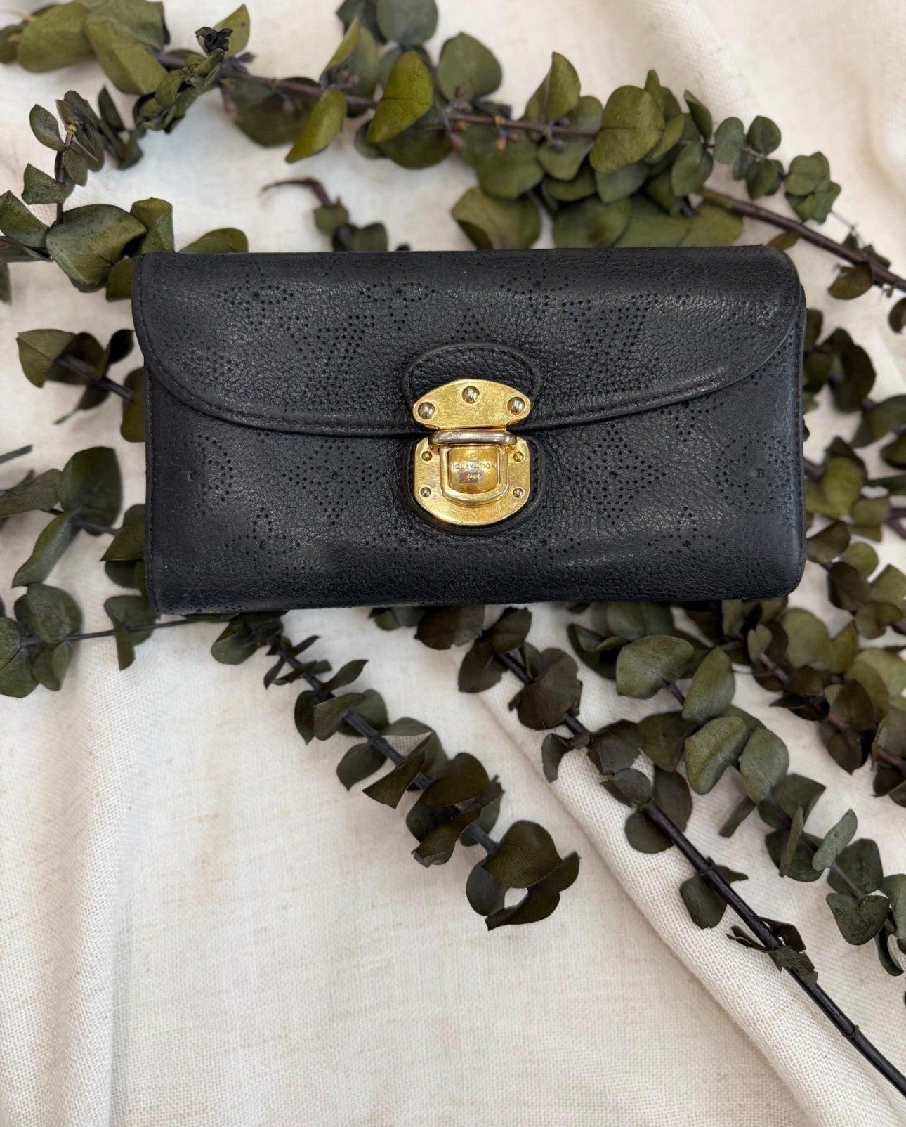 Louis Vuitton Mahina Amelia Wallet