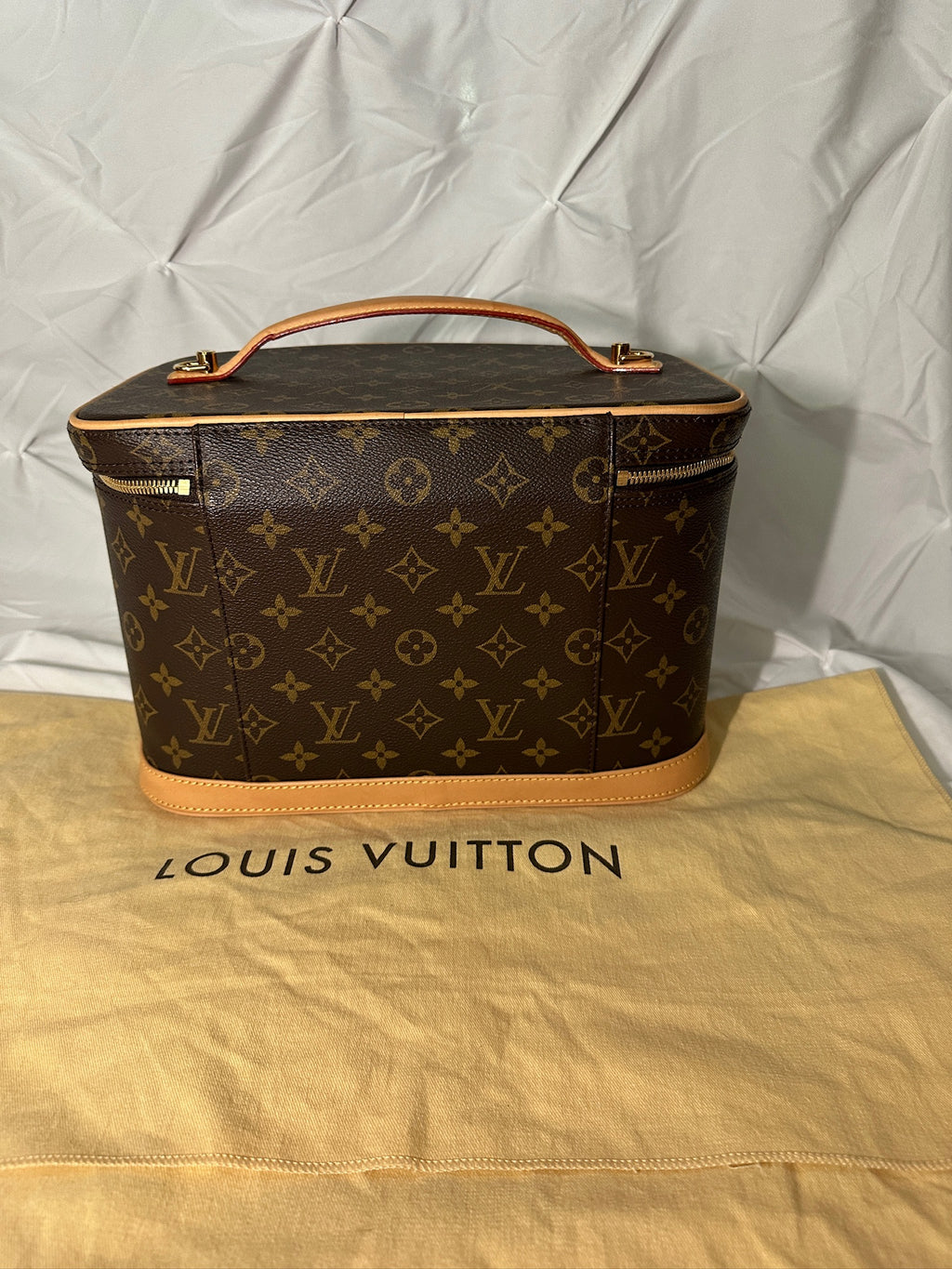 Vintage LOUIS VUITTON MONOGRAM LARGE VANITY CASE